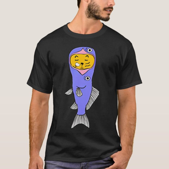 Insvöpt i fisk t shirt (Framsida)