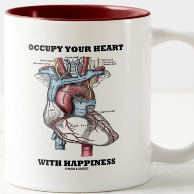 Intäck ditt hjärta med lycka (anatomiska) Två-Tonad mugg (Mug featuring human heart anatomy with the anatomical advice "Occupy Your Heart With Happiness")