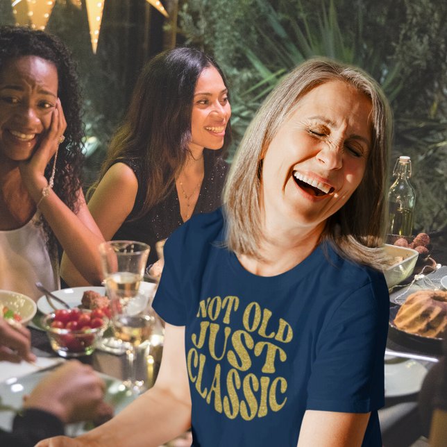 Inte bara den klassiska födelsedagen Guld Glitter  T Shirt (Skapare uppladdad)
