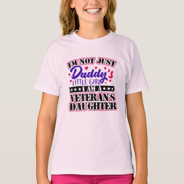 Inte bara Pappor Girl - Veterans dotter T Shirt (Framsida)