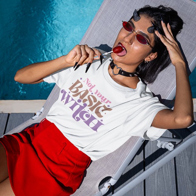 Inte ditt vanliga Witch-taloky Halloween Magic T Shirt (Skapare uppladdad)