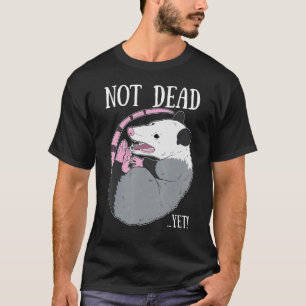 Inte död än Memo funny Possum Sopor Dead Opossum T Shirt