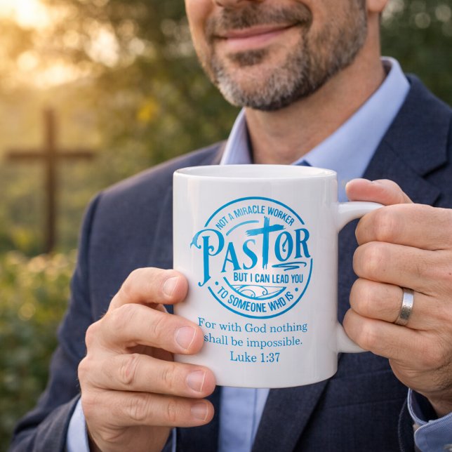 Inte en Mirakelarbetare Blå Pastors Församlingsdag Kaffemugg (Skapare uppladdad)