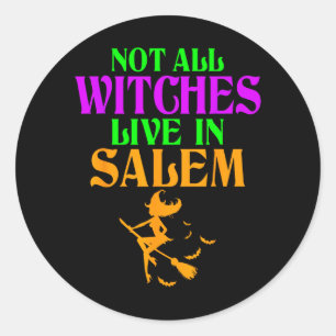 Inte häxor bor i Salem Halloween Rollig kvast Runt Klistermärke