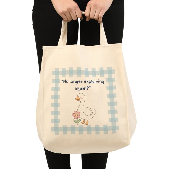 ”Inte längre förklara mig själv” Goose-handväska Tygkasse ("No longer explaining myself" grocery tote bag with custom name on back)