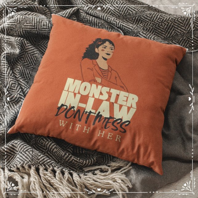  inte med henne. kudde (Monster-in-Law, Don't Mess With Me Cover from The Beekeeper Store)