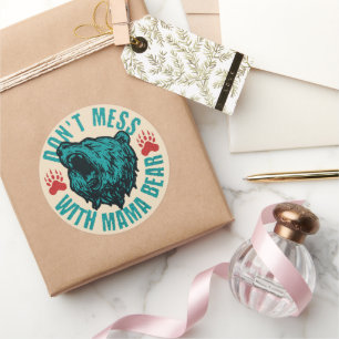  inte med Mamma Bear Shirt Funny Gift för Mamma Runt Klistermärke