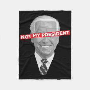Inte min president Joe Biden - Pro Donald Trump Po Fleecefilt