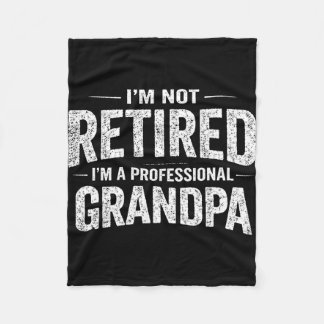 Inte pensionerad professionell farfar pension 2026 fleecefilt