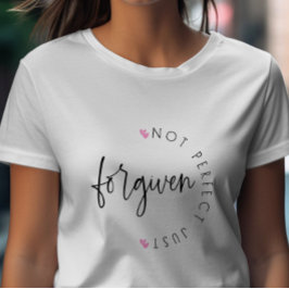 Inte Perfekt som just förgivits med hjärtan T Shirt