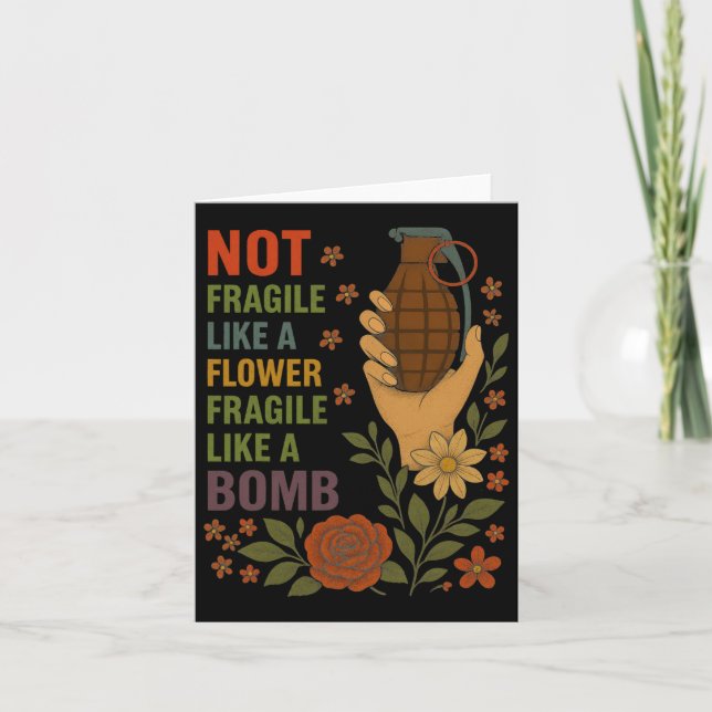 Inte skör som en blomma, som en bomb kvinni kort (Framsida)