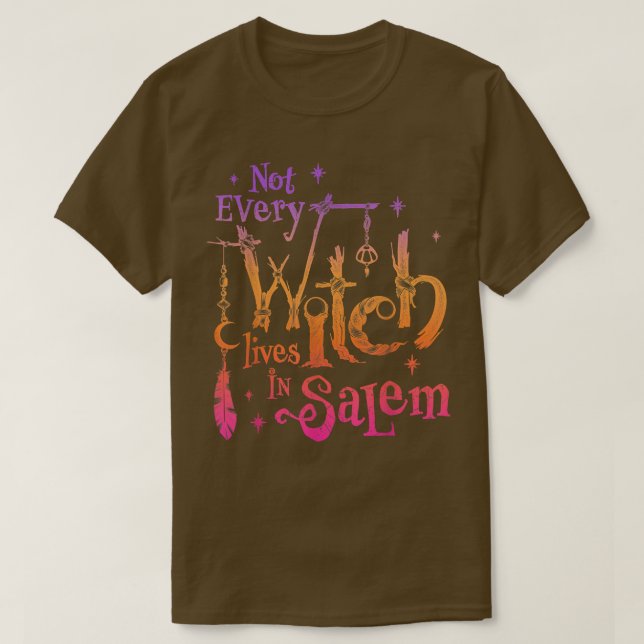 Inte varje häxa lever i Salem Trials Witchy Vibes T Shirt (Design framsida)