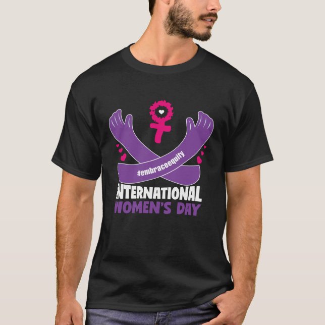 International Women s Day 2023 Embrace Equity 8 Ma T Shirt (Framsida)