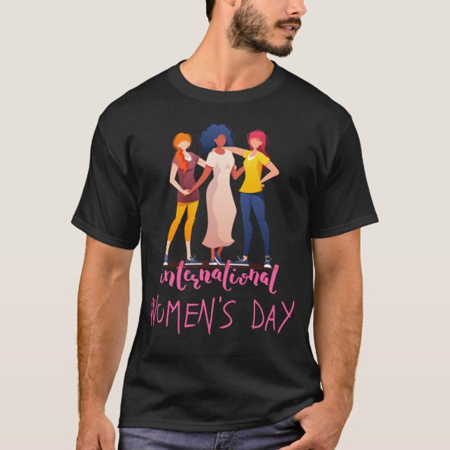 International Womens Day 2023 Embrace Equity 8 Mar T Shirt (Framsida)