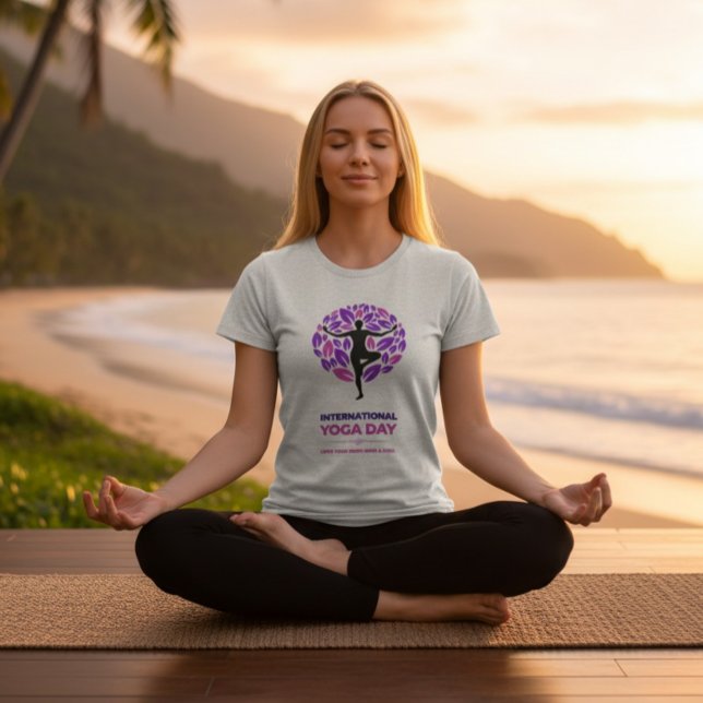 International Yoga Day Tree Pose T-Shirt (Skapare uppladdad)