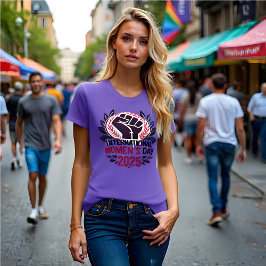 Internationell kvinnodagen 2025: djärv, Modig Lila T Shirt