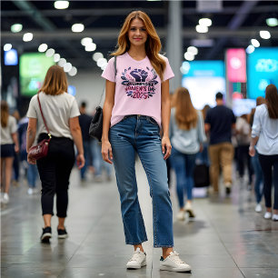 Internationell kvinnodagen 2025: djärv, Modig Rosa T Shirt