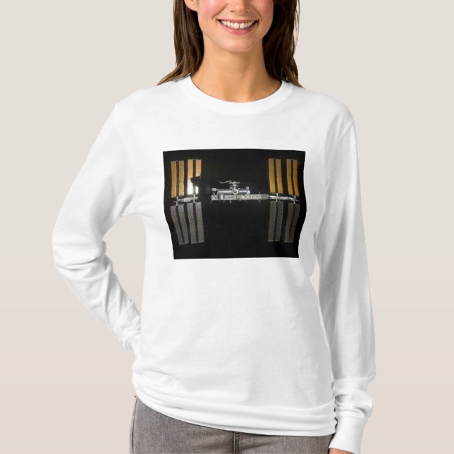 INTERNATIONELL STATION 2 TEE (Framsida)