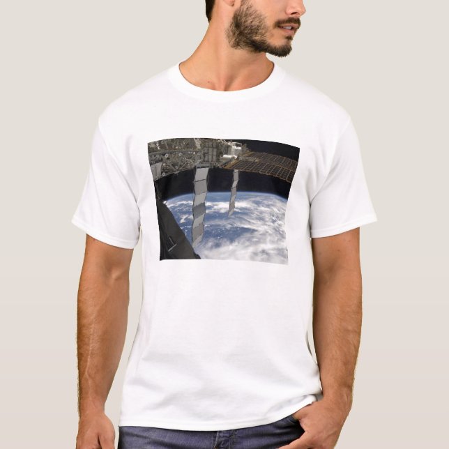 INTERNATIONELL STATION 7 TEE (Framsida)