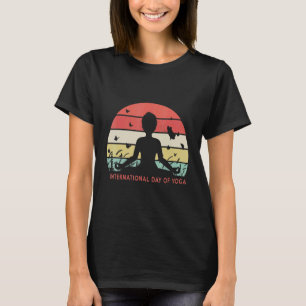 Internationell yogadagsdesign för kvinnor - t shirt