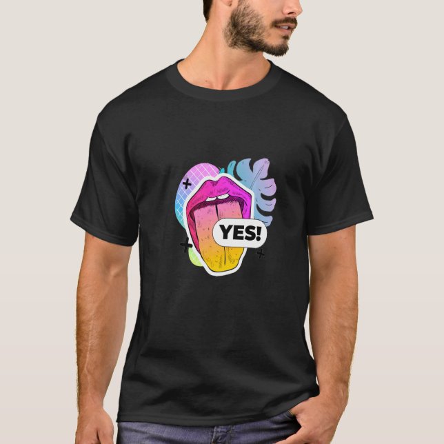 Internet   Says Yes Kiss Mouth Tongue Lips T Shirt (Framsida)