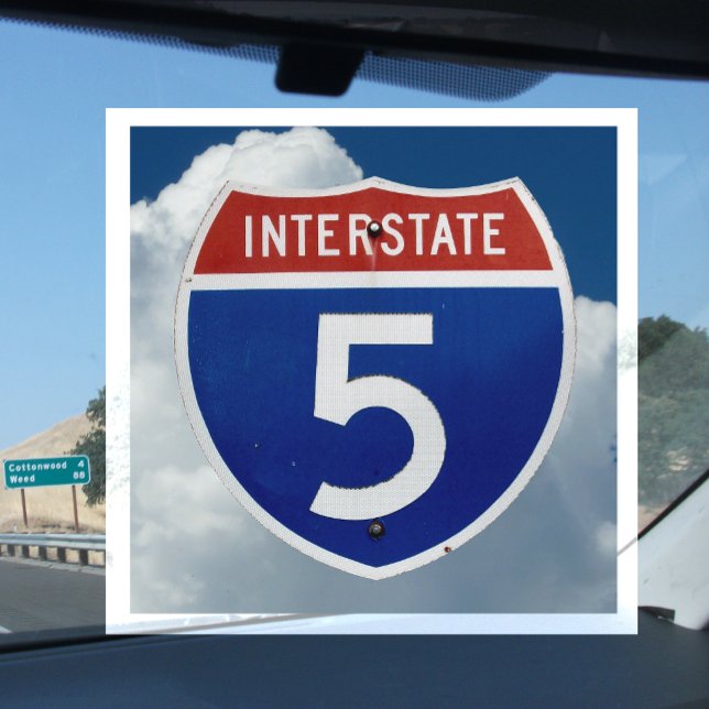 Interstate 5 Shield, moln bakgrund Magnet (Skapare uppladdad)