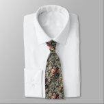 Interstices beast - Gothic Victorian Slips<br><div class="desc">Förhör mellan vilken blomma och vilka bitor. Beasten av Interstice vävar ett spektralt groteskt genom blommigtar av mörkblå poppies, persilja peonier och blåaktiga dahlier. Baroque-scrollsar rullar som fällor, medan ansikte kommer fram - halvsynt, halvfälla - från tröskelvärdena för vind och skugga. Perfekt för dem som lever mellan världar - och...</div>