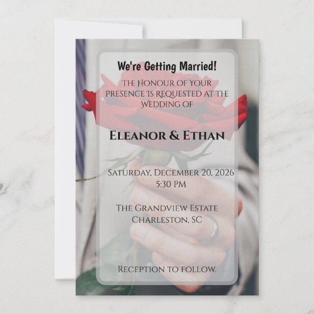 Intimate Close-Up Red Rose Engagement & Wedding Inbjudningar (Framsida)