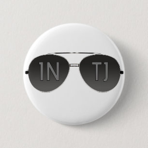 INTJ-flygaren knäppas Knapp