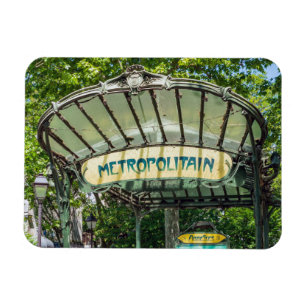 Inträde till Metro station vid Montmartre - Paris Magnet