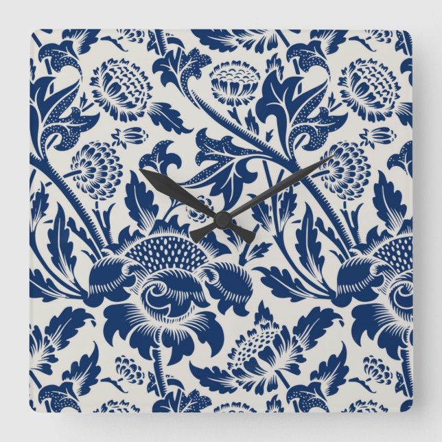 Intricate blue floral pattern on light background fyrkantig klocka (Framsida)