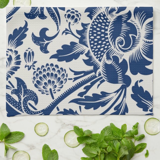 Intricate blue floral pattern on light background kökshandduk (Vikta)