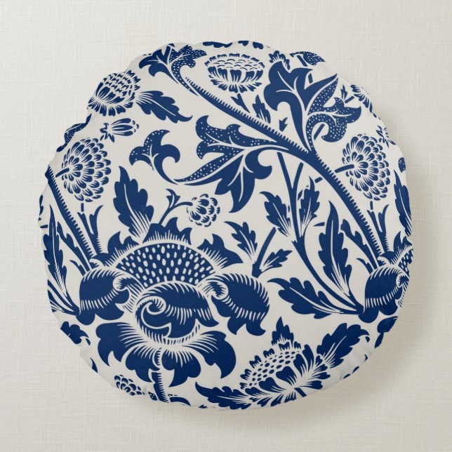 Intricate blue floral pattern on light background rund kudde (Framsidan)