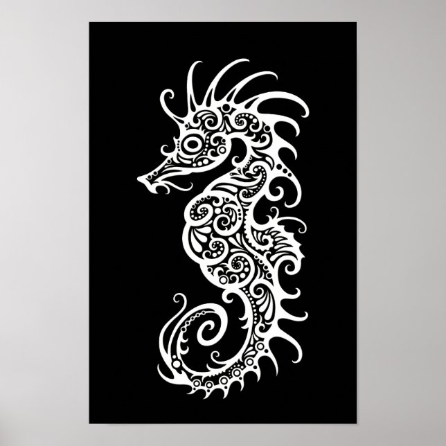 Intricate White Seahorse Design på Black Poster (Framsidan)