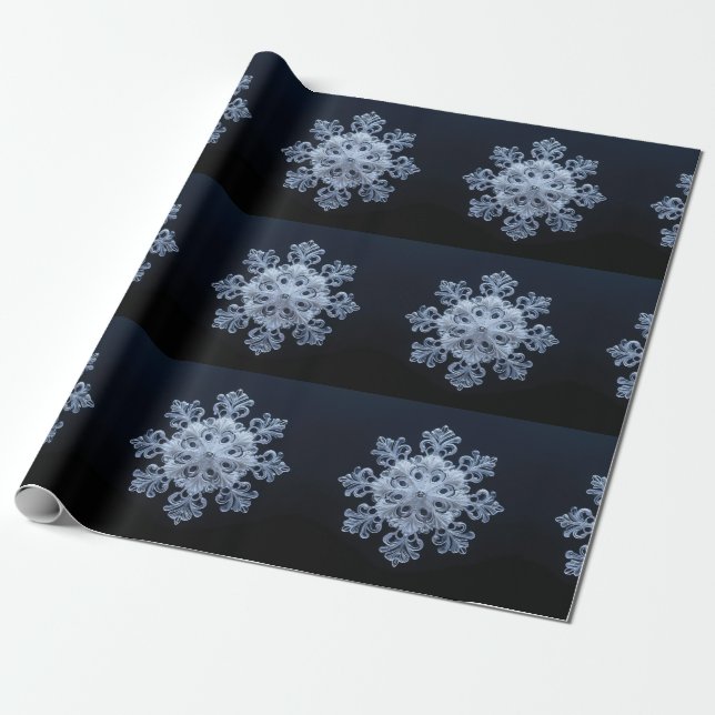 Intricera snöflingdesign i Mörk blått bakgrund Presentpapper (Utrullad)