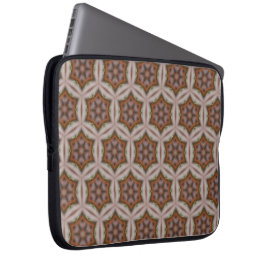 Intrikat geometriskt stjärnmönster i jordtoner laptop fodral