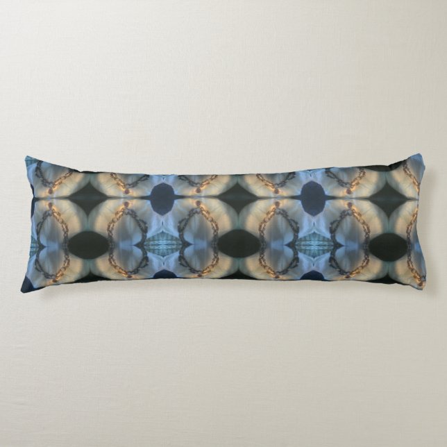 Intrikate Ofinity Kroppskudde (Framsidan)