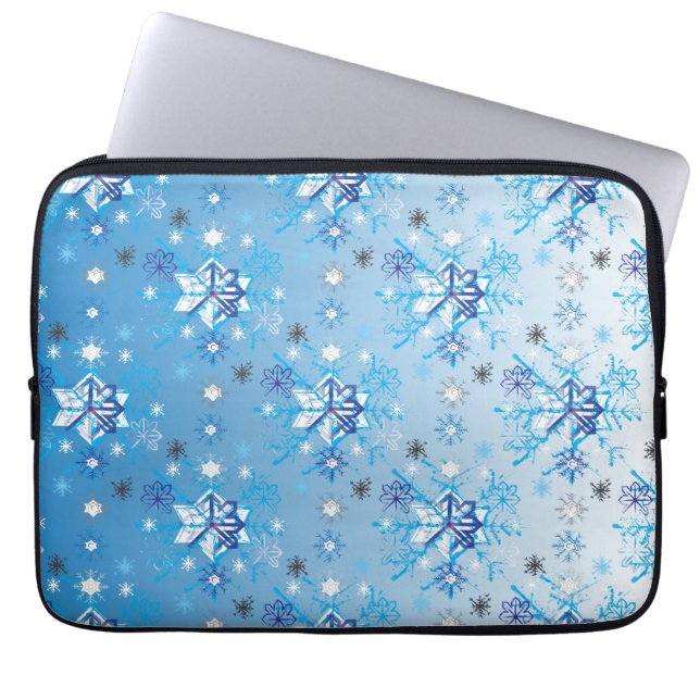 Intrikera blå och vita stjärnor och snöflingor laptop sleeve (Framsidan)