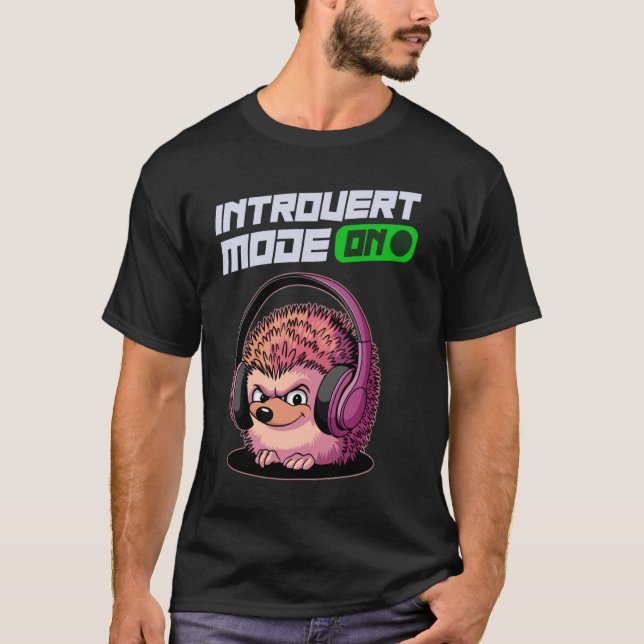 Introvertläge På Söt Igelkott T Shirt (Framsida)