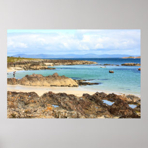 Iona skotsk ö, härlig stenig seashore poster