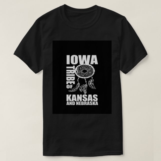 Iowa Tribe of Kansas and Nebraska Graphic T-Shirt. T Shirt (Design framsida)