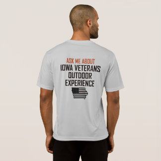 Iowa Veterans Utomhusupplevelse Sport-Tek t-shirt
