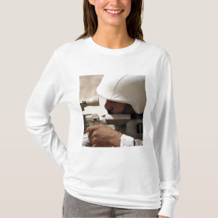 Irakiska arméns sergeant sights i mörker tee