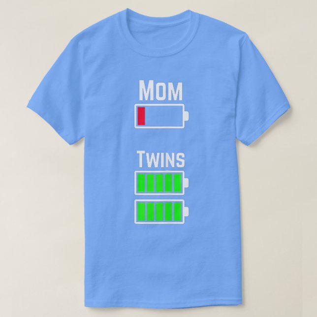 ired win Mom Low Battery Charge  T Shirt (Design framsida)
