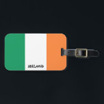 Ireland National Flagga Patriotic Bagagebricka<br><div class="desc">Irlands nationella Flagga Patriotic Luggage Tag med Irlands flagga tryckt över ena sidan av märkrn. Land namn, skrivet med det pulserande typsnittet, är integrerat i designen på grund. Anpassadet Text är fullt ut med funktionen "Anpassa den!". Andra sidan av märkrn är reserverad för din information. Denna beundransvärda irländska bagagemärke är...</div>