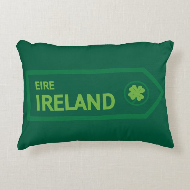 Ireland Road Sign Prydnadskudde (Framsidan)