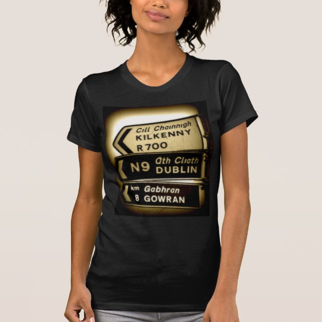 Ireland Roadside Signs T Shirt (Framsida)