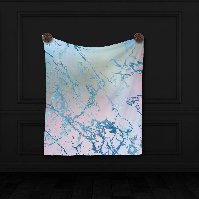 Iridescent Marble | Trendig Faux Holo Blue Rosa Fleecefilt (Skapare uppladdad)