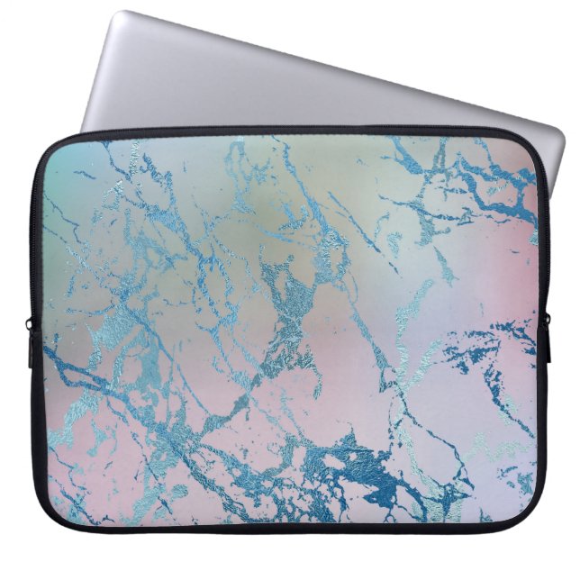 Iridescent Marble | Trendig Faux Holo Blue Rosa Laptop Fodral (Framsidan)