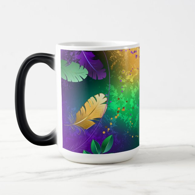 Iridescent mardi gras-bakgrund med pärlor magisk mugg (Vänster)